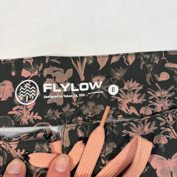 NWT Flylow women’s Marion board shorts. Size 8. Green Pink floral woodland Arame - Picture 2 of 5